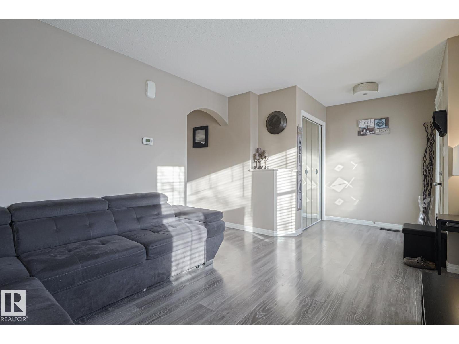 26 Summerland Wy, Sherwood Park, Alberta  T8H 2P3 - Photo 5 - E4477184