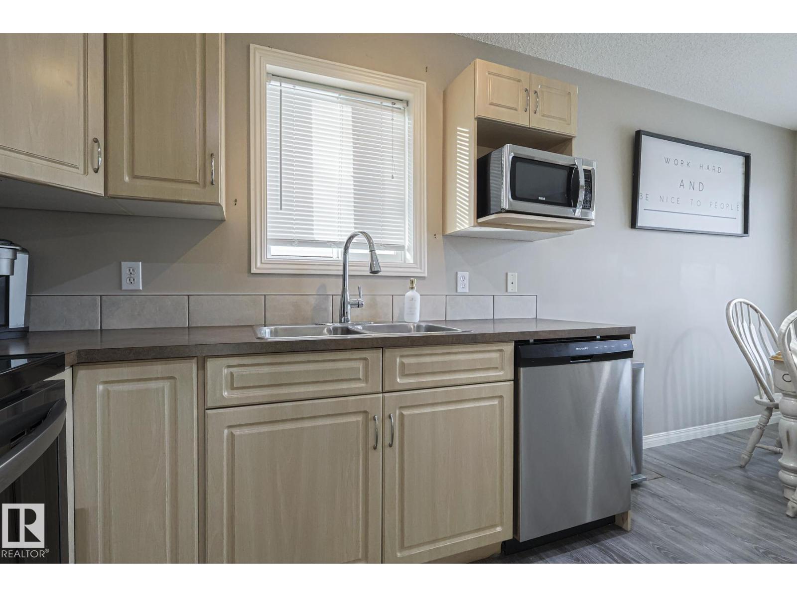 26 Summerland Wy, Sherwood Park, Alberta  T8H 2P3 - Photo 9 - E4477184