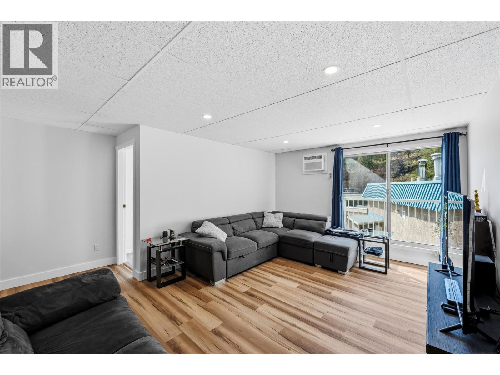 1410 Penticton Avenue Unit# 209, Penticton, British Columbia  V2A 2N5 - Photo 3 - 10379260