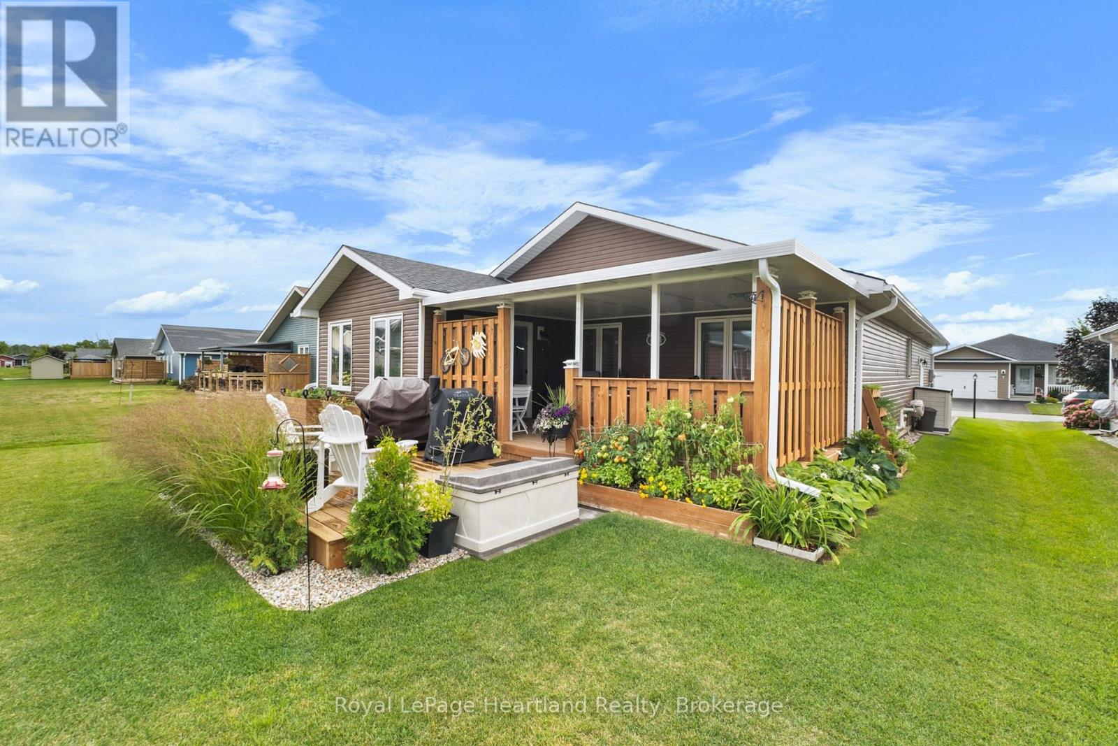 8 Windward Way N, Ashfield-Colborne-Wawanosh (Colborne), Ontario  N7A 0B2 - Photo 2 - X12878232