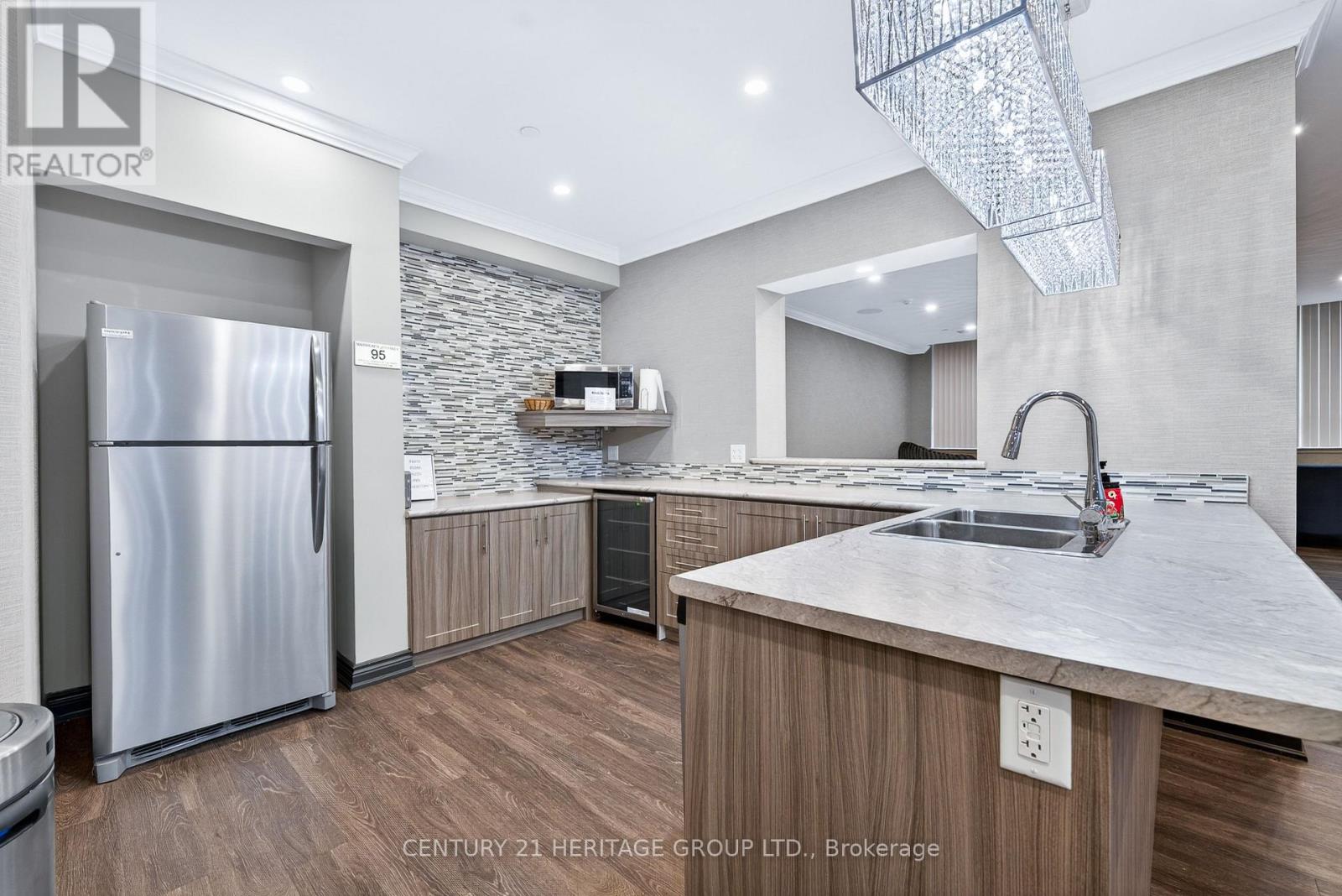 701 - 270 Davis Drive, Newmarket, Ontario  L3Y 8K2 - Photo 29 - N12878190