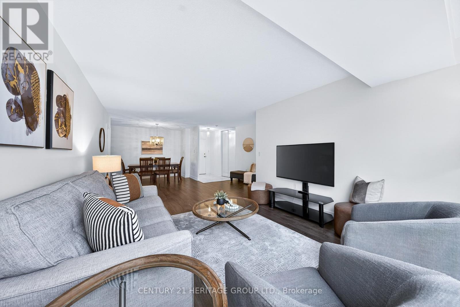 701 - 270 Davis Drive, Newmarket, Ontario  L3Y 8K2 - Photo 4 - N12878190