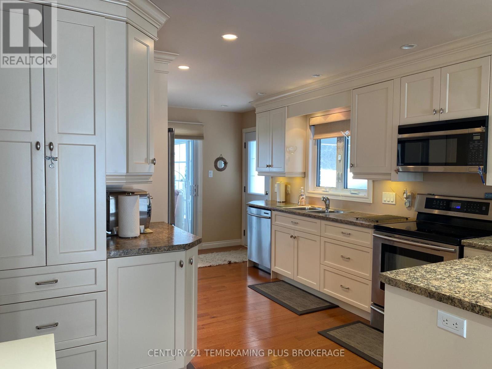 235 Mc Kelvie Street, Temiskaming Shores (New Liskeard), Ontario  P0J 1P0 - Photo 4 - T12878078