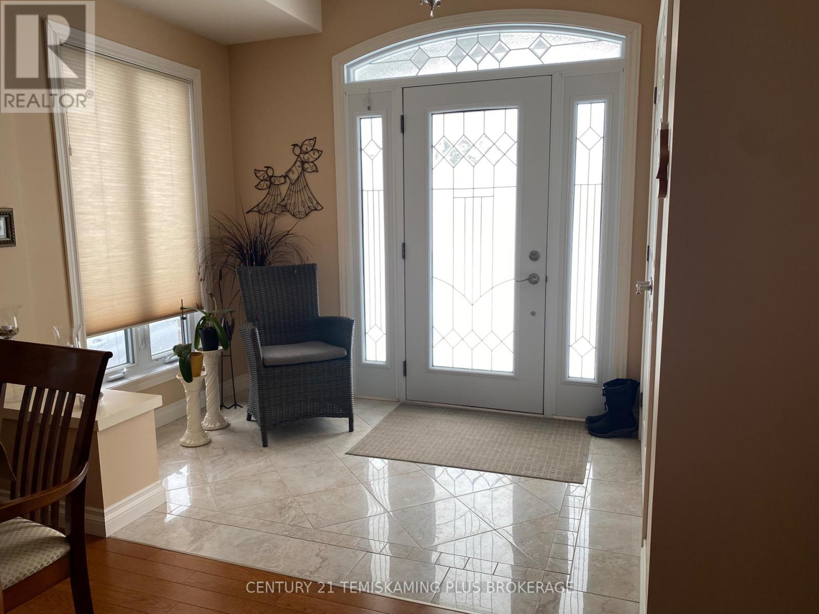 235 Mc Kelvie Street, Temiskaming Shores (New Liskeard), Ontario  P0J 1P0 - Photo 5 - T12878078