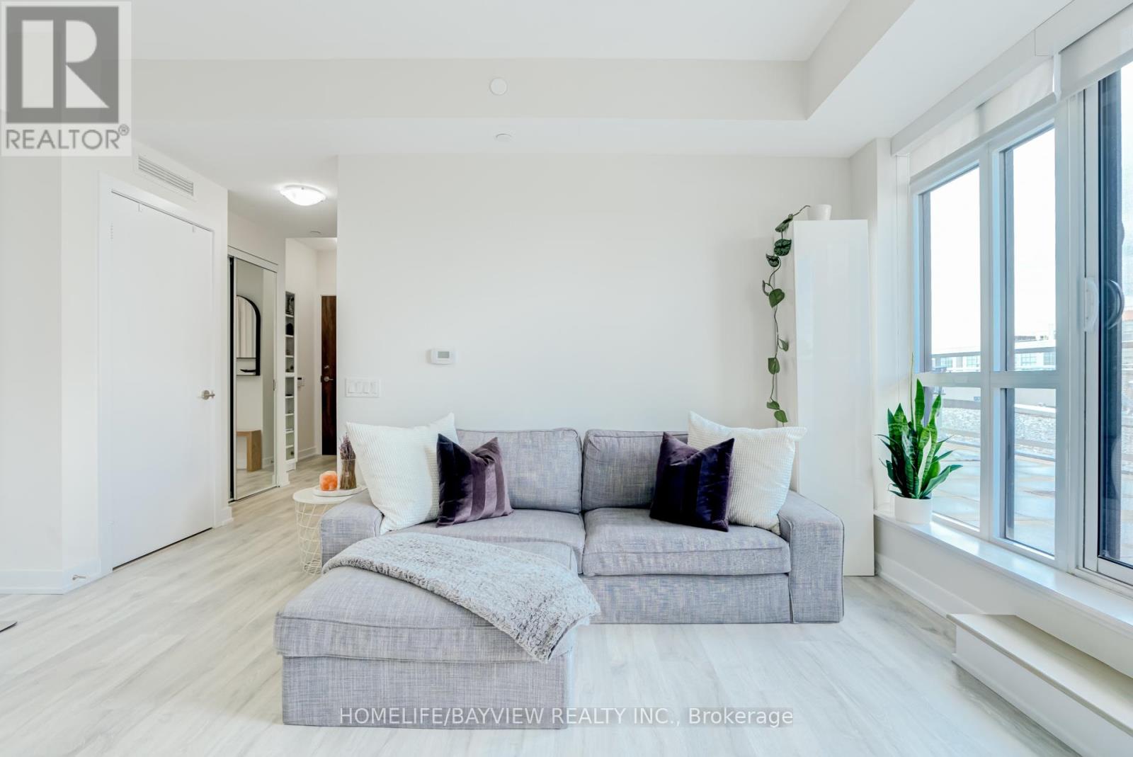 924 - 251 Manitoba Street, Toronto (Mimico), Ontario  M8Y 0C7 - Photo 9 - W12878204