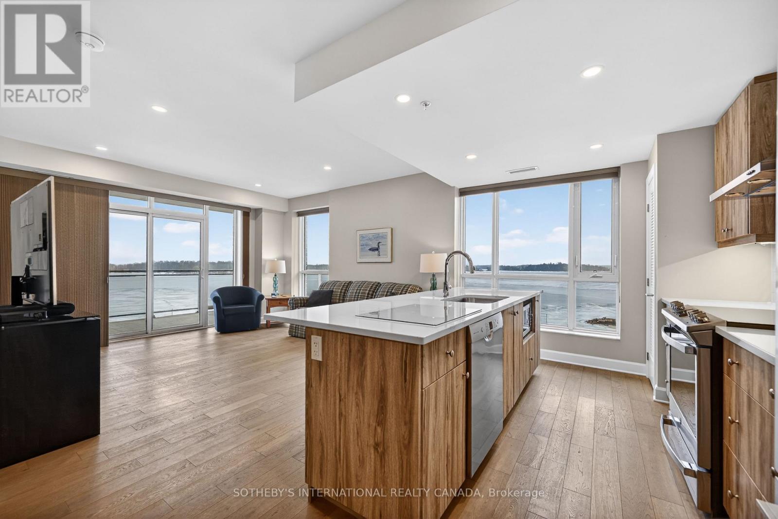 406 - 129a South Street, Gananoque, Ontario  K7G 0A9 - Photo 1 - X12878210