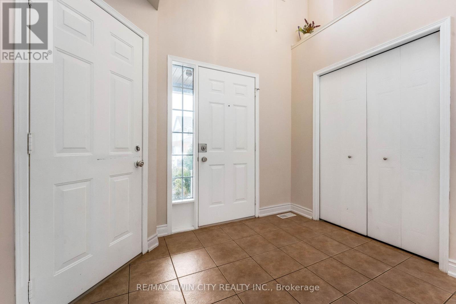 142 Dubrick Crescent, Kitchener, Ontario  N2E 4G3 - Photo 6 - X12867542