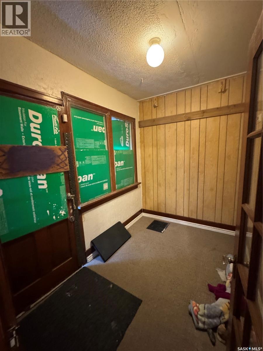 1425 Elphinstone Street, Regina, Saskatchewan  S4T 3M7 - Photo 2 - SK030175