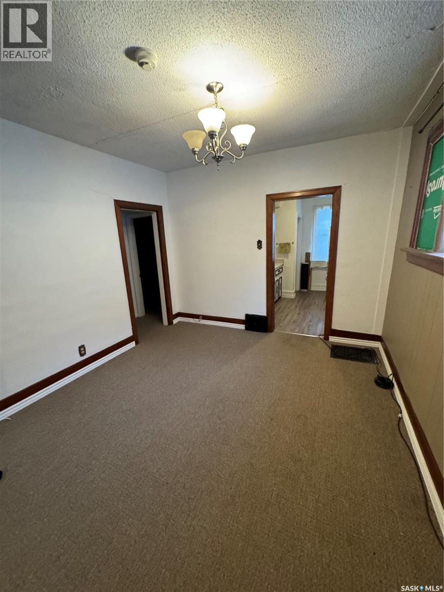 1425 Elphinstone Street, Regina, Saskatchewan  S4T 3M7 - Photo 6 - SK030175
