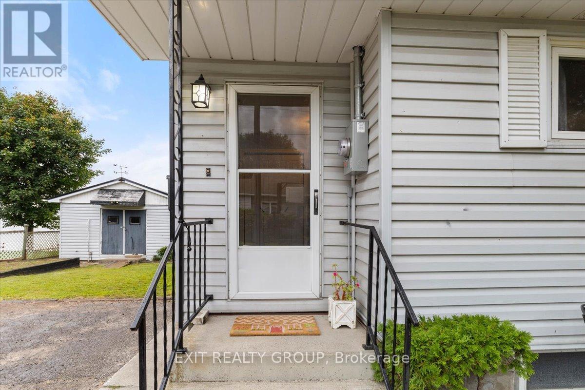 82 Outlet Road, Prince Edward County (Athol Ward), Ontario  K0K 1P0 - Photo 4 - X12765436