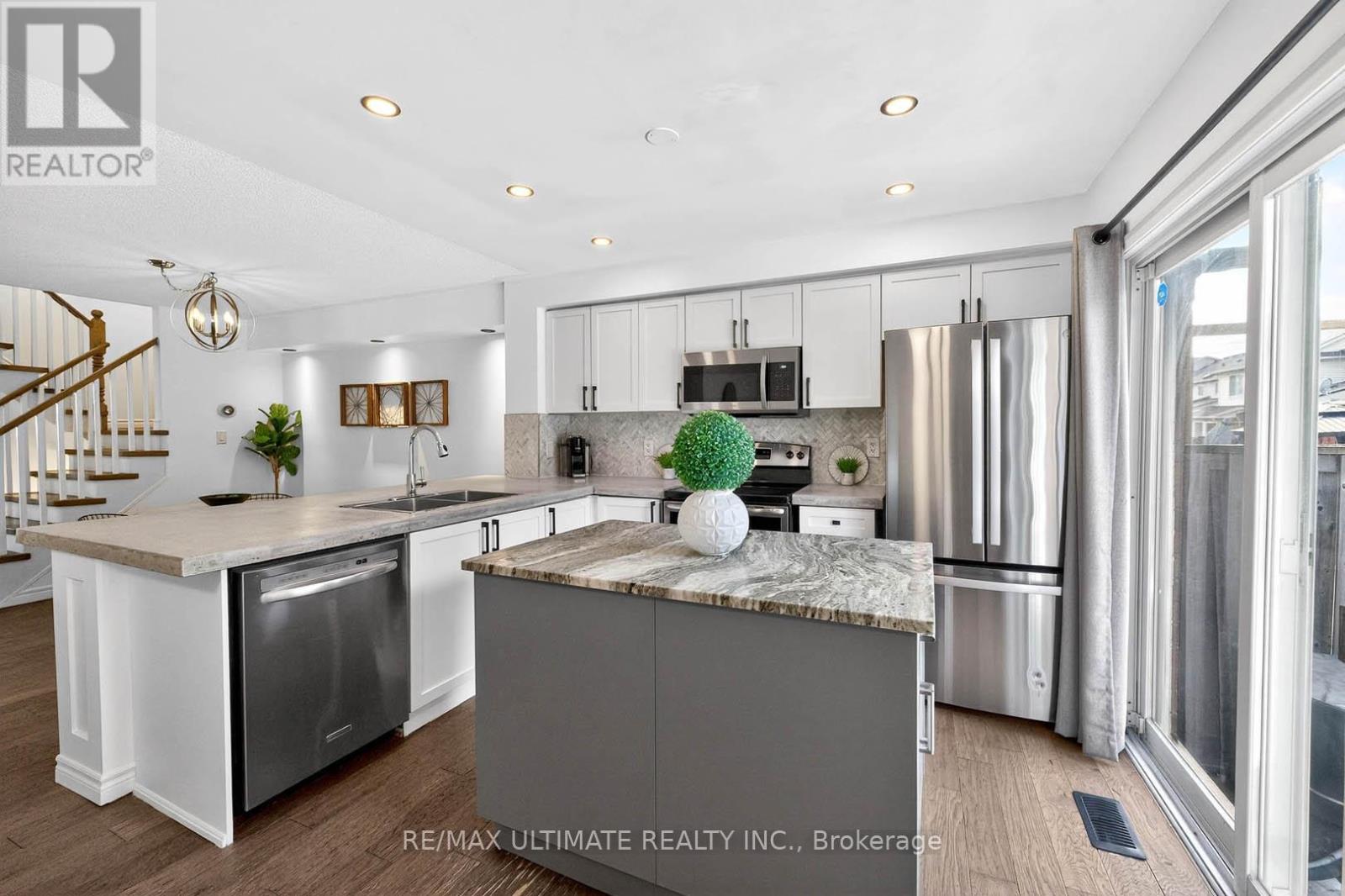 2441 Baintree Crescent, Oakville, Ontario  L6M 4W9 - Photo 13 - W12864446