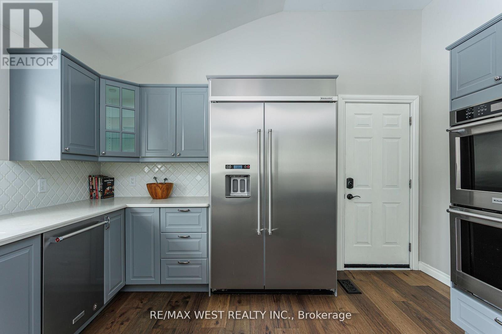 26 Hostein Drive, Hamilton, Ontario  L9G 2S5 - Photo 10 - X12839418