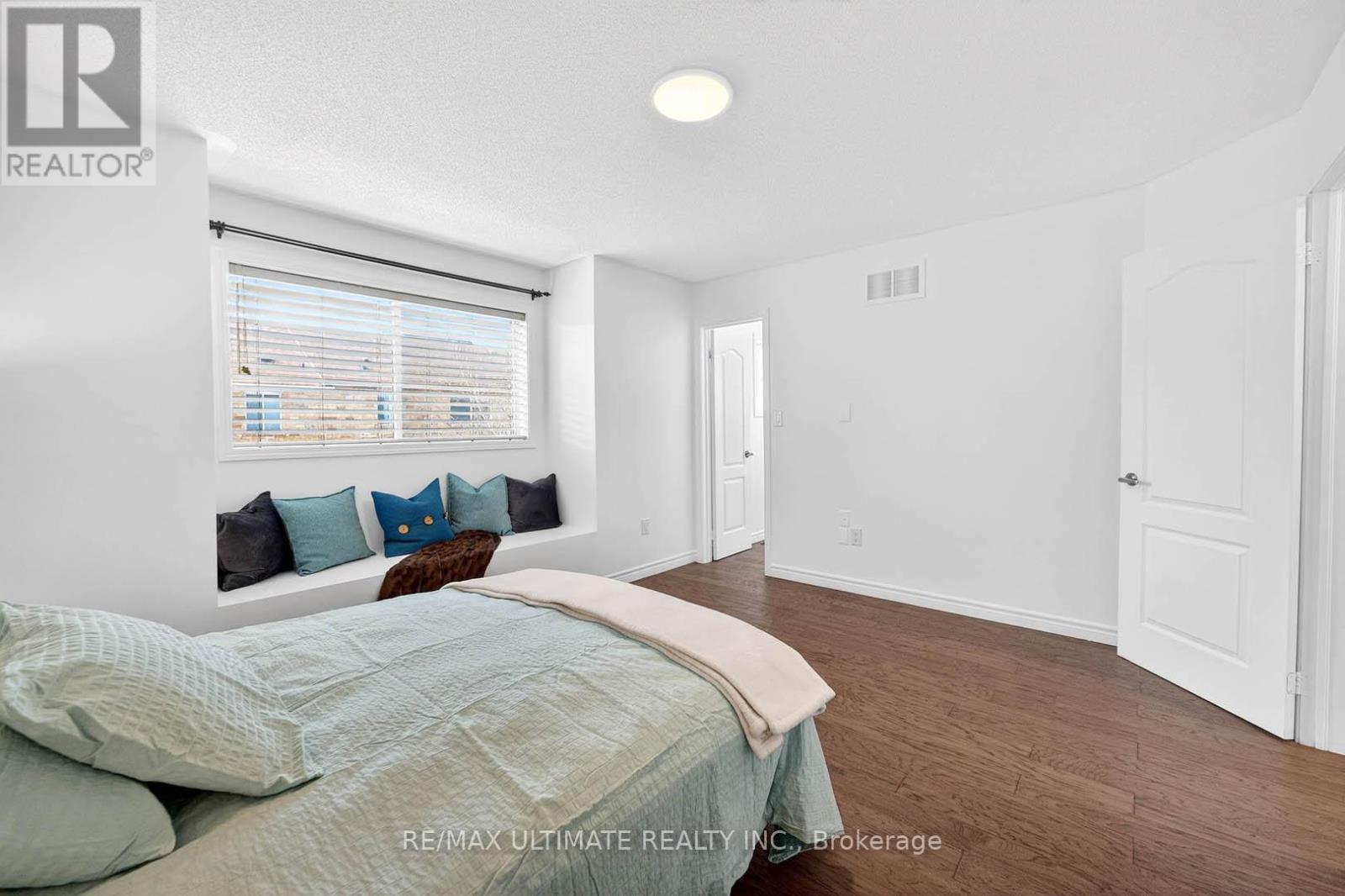 2441 Baintree Crescent, Oakville, Ontario  L6M 4W9 - Photo 20 - W12864446