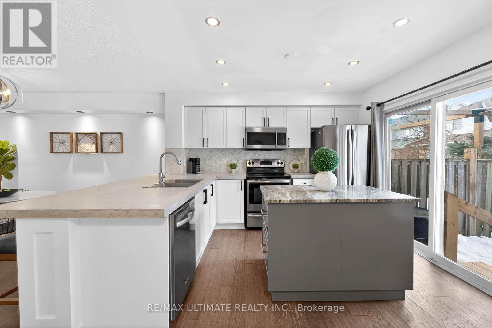 2441 Baintree Crescent, Oakville, Ontario  L6M 4W9 - Photo 12 - W12864446