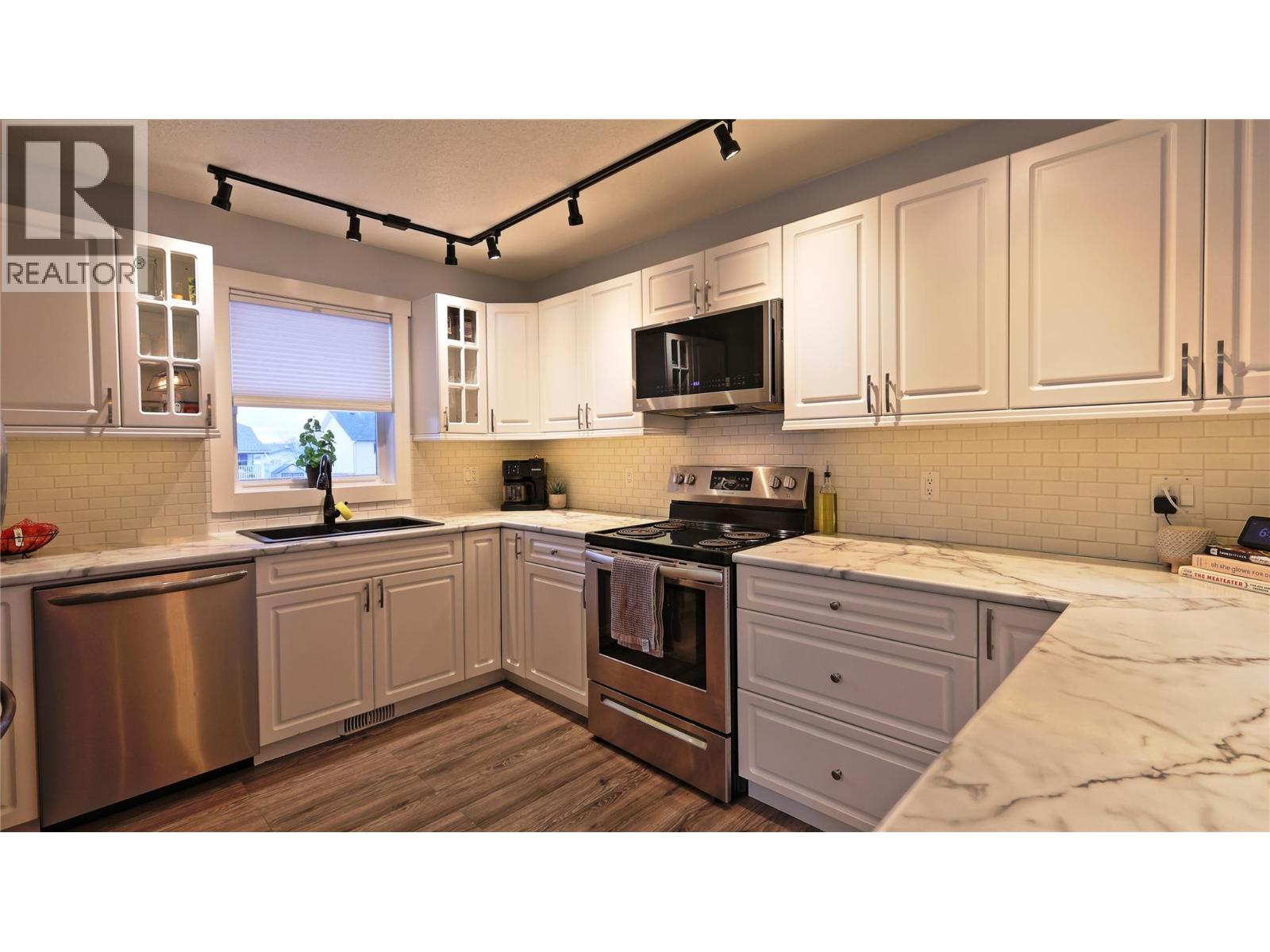 208 8th Street S, Cranbrook, British Columbia V1C 1N8 - Photo 10 - 10378904