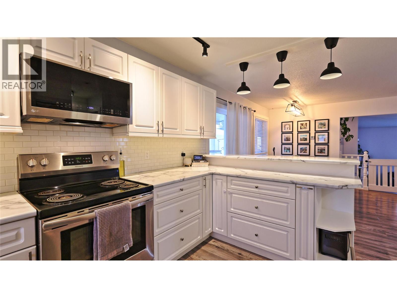 208 8th Street S, Cranbrook, British Columbia V1C 1N8 - Photo 11 - 10378904