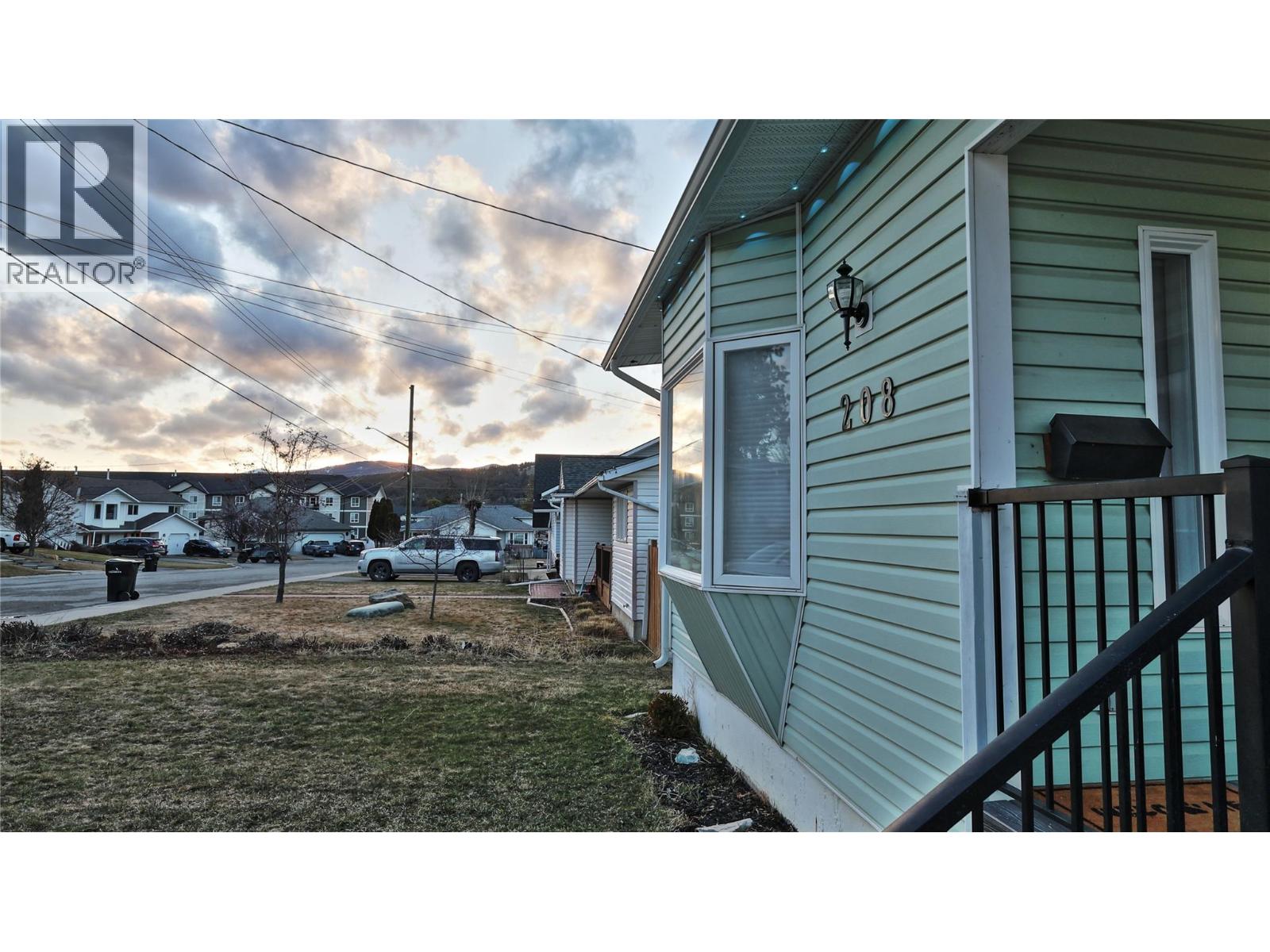 208 8th Street S, Cranbrook, British Columbia V1C 1N8 - Photo 28 - 10378904