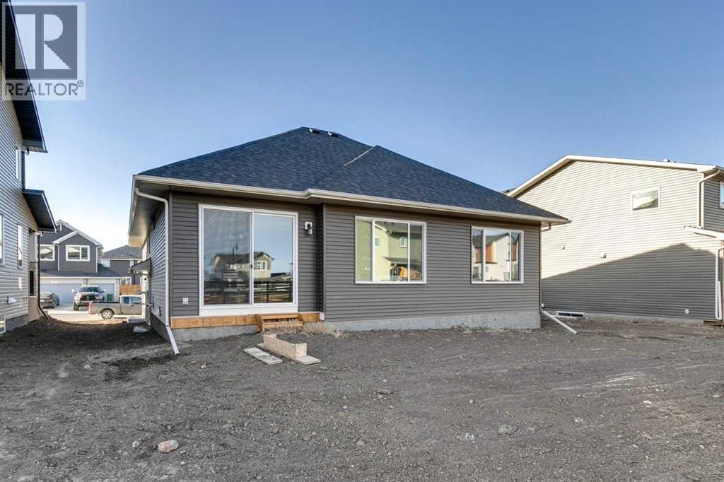 56 Dawson Wharf Mount, Chestermere, Alberta  T1X 2X5 - Photo 4 - A2291158
