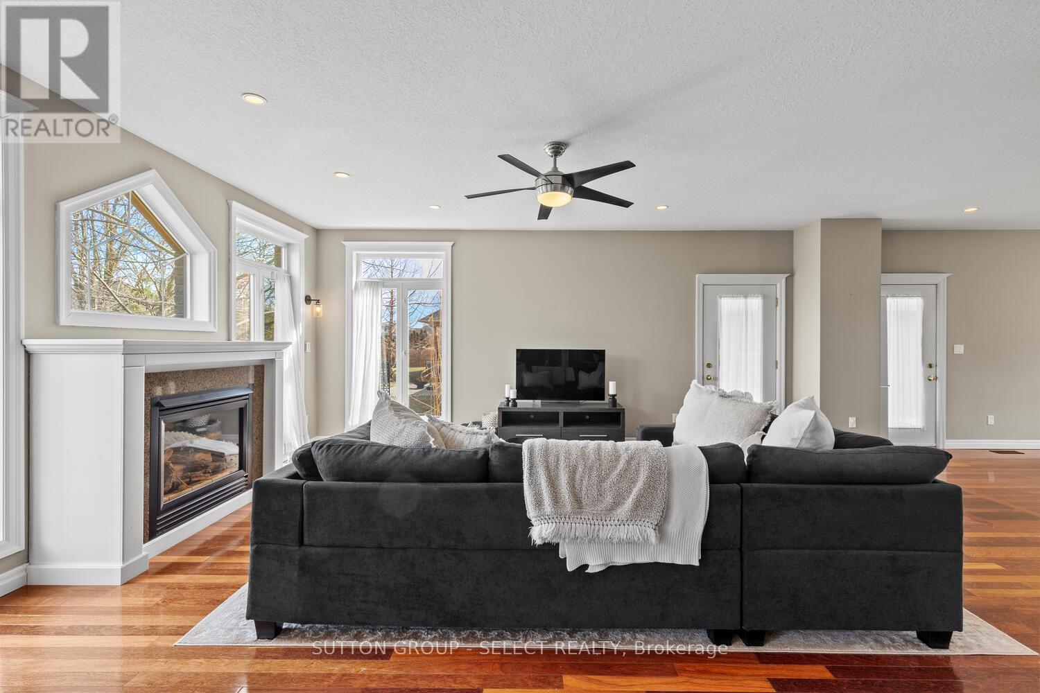 2610 Emerson Street, Strathroy-Caradoc (Mount Brydges), Ontario  N0L 1W0 - Photo 12 - X12878282