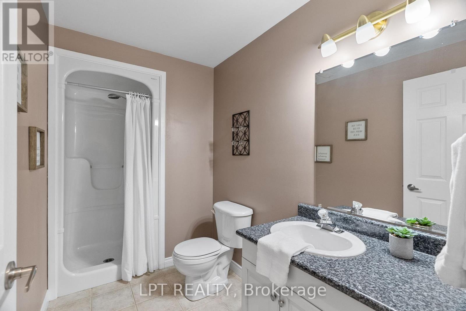 Photo 25 of 43 for 18 Durham Street