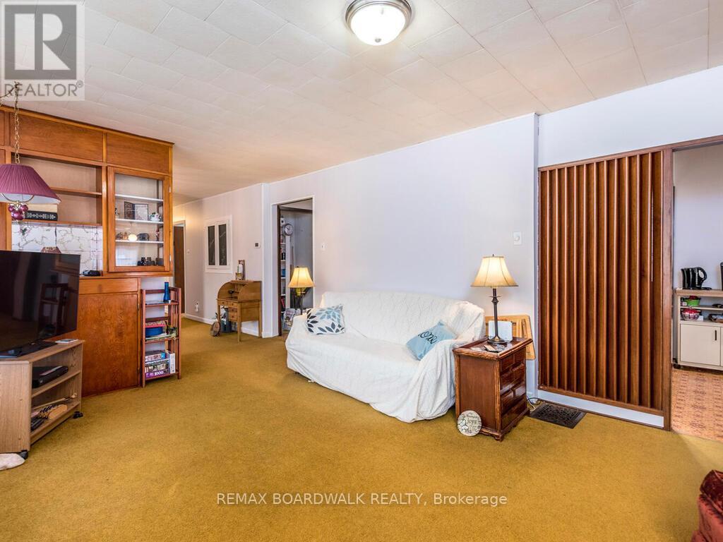 6963 Roger Stevens Drive, Montague, Ontario  K7A 4S6 - Photo 11 - X12878262