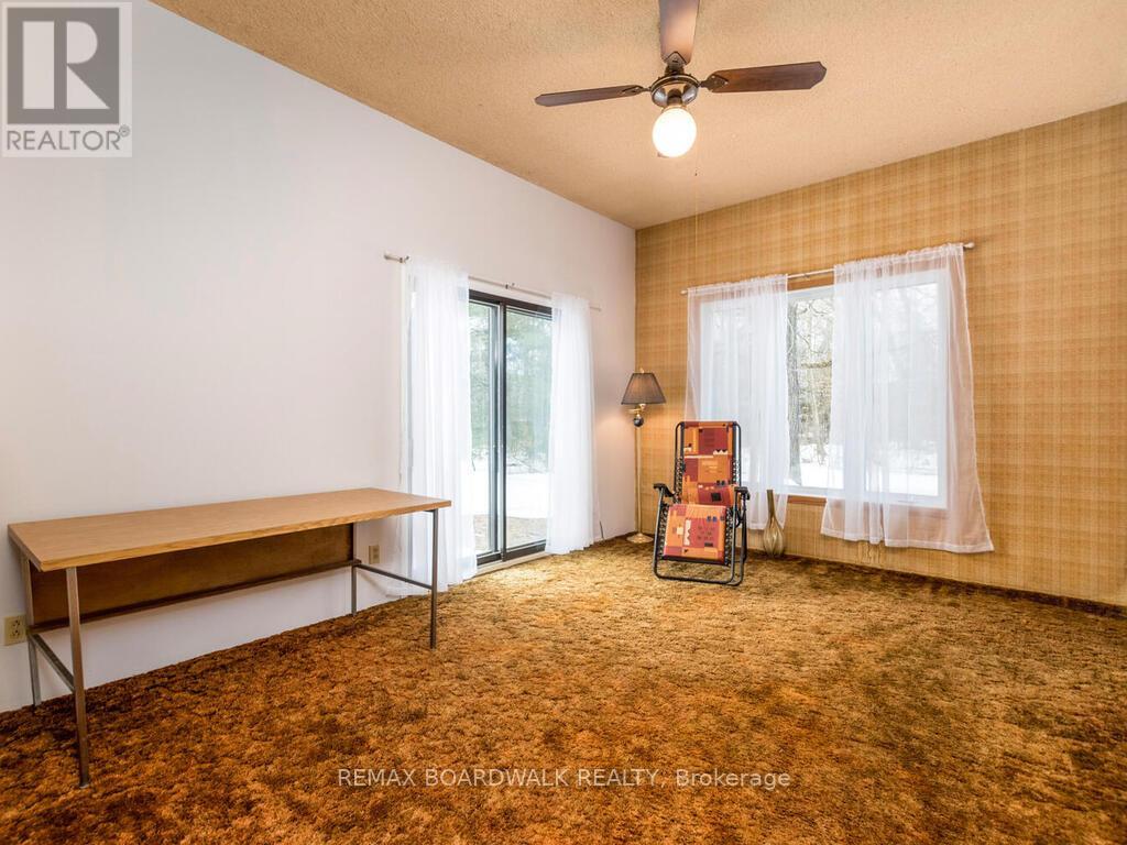 6963 Roger Stevens Drive, Montague, Ontario  K7A 4S6 - Photo 17 - X12878262