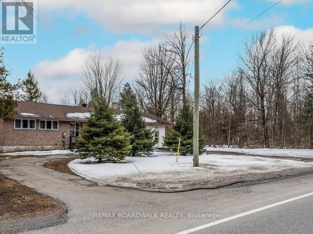 6963 Roger Stevens Drive, Montague, Ontario  K7A 4S6 - Photo 2 - X12878262