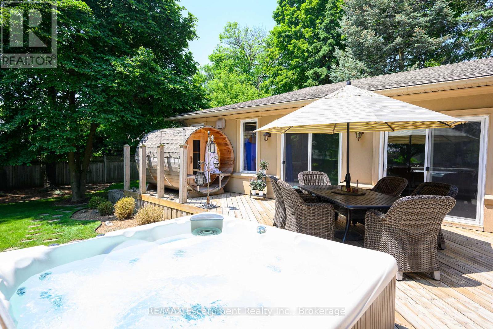 24 Birkbank Drive, Oakville, Ontario  L6J 4Y9 - Photo 39 - W12878342