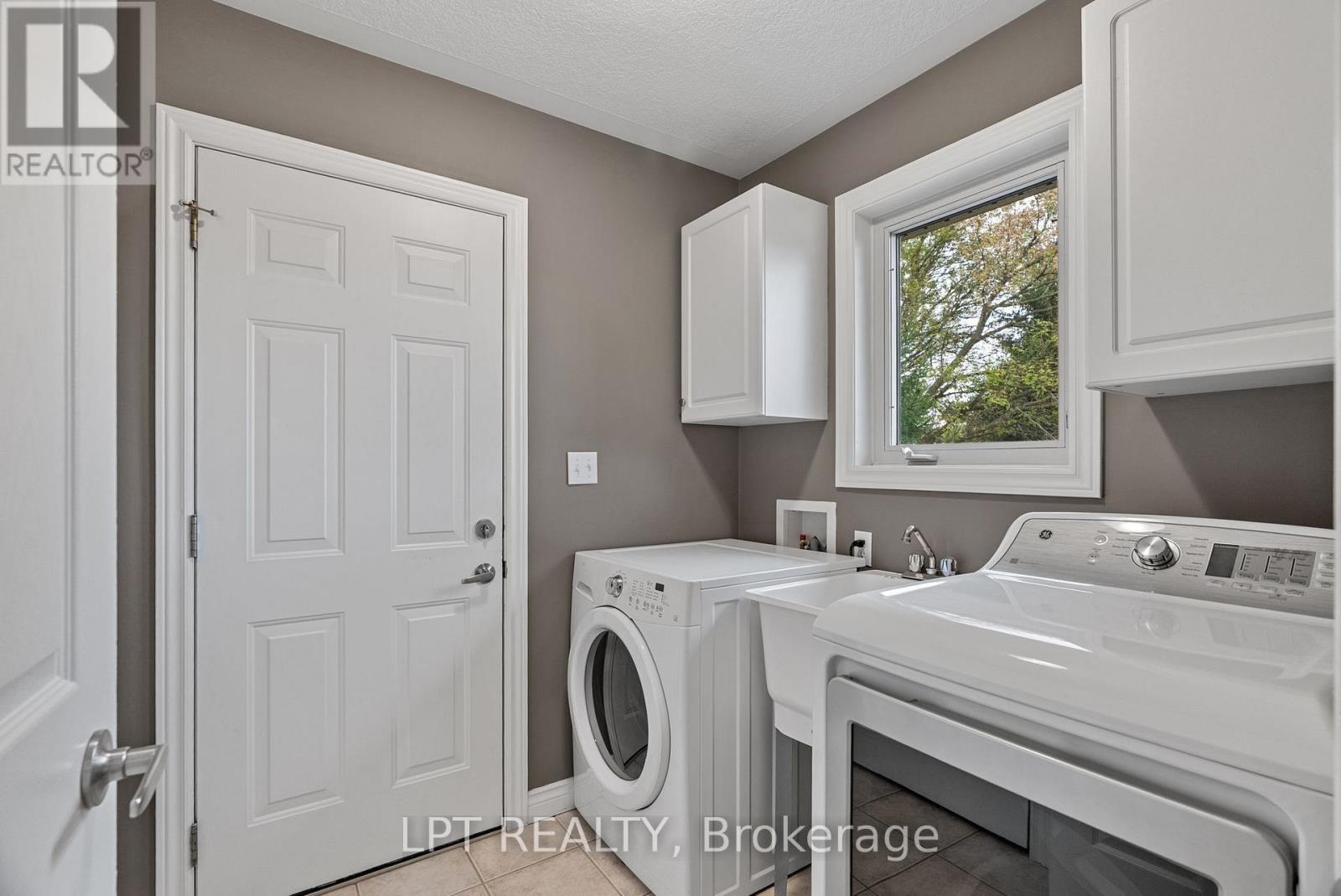 18 Durham Street, Newbury, Ontario  N0L 1Z0 - Photo 14 - X12878316