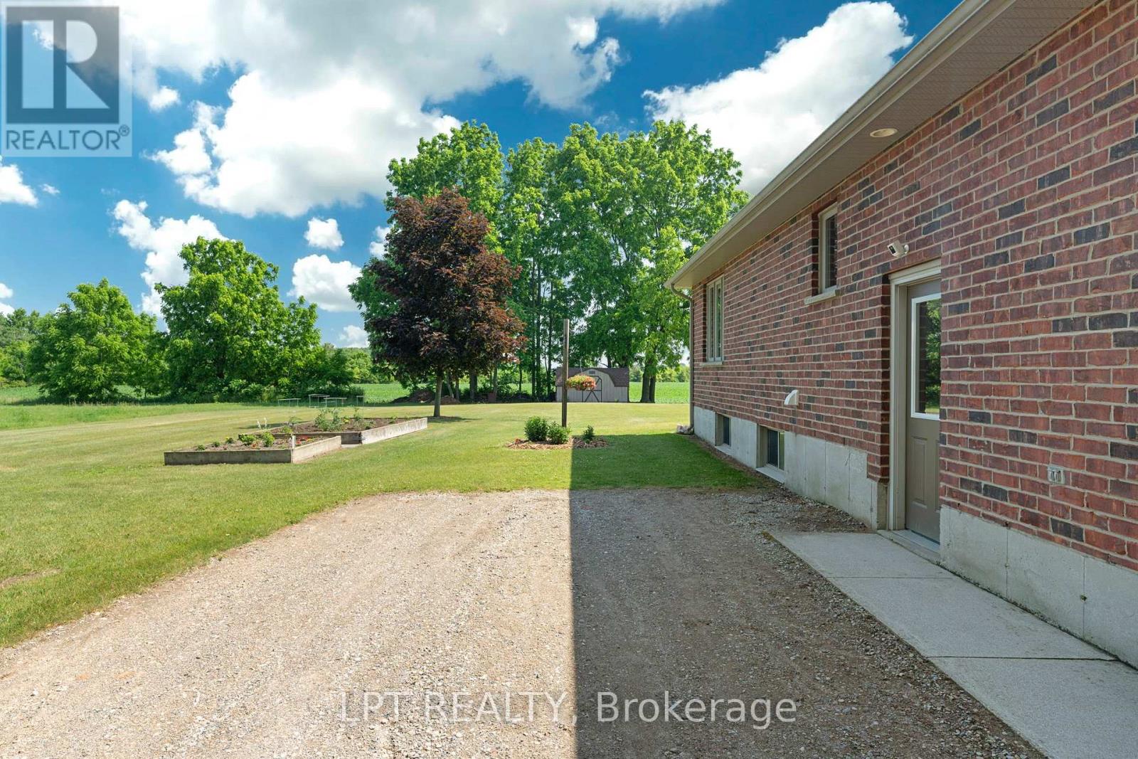 18 Durham Street, Newbury, Ontario  N0L 1Z0 - Photo 4 - X12878316