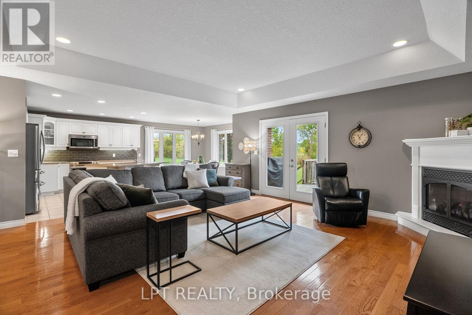 18 Durham Street, Newbury, Ontario  N0L 1Z0 - Photo 9 - X12878316