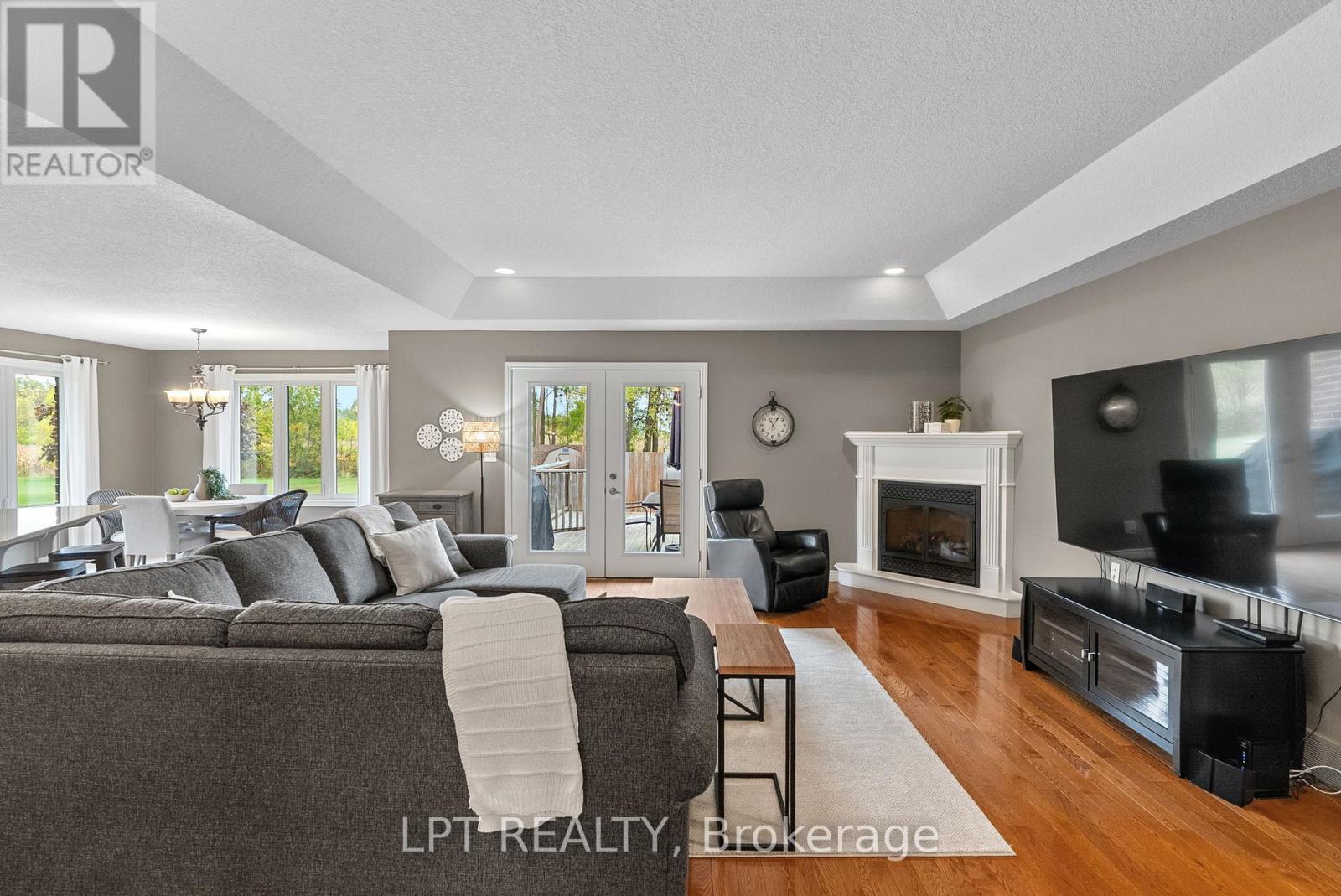 18 Durham Street, Newbury, Ontario  N0L 1Z0 - Photo 8 - X12878316