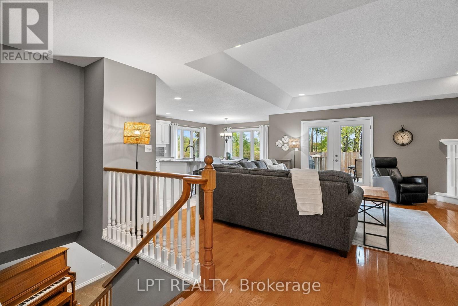 18 Durham Street, Newbury, Ontario  N0L 1Z0 - Photo 7 - X12878316