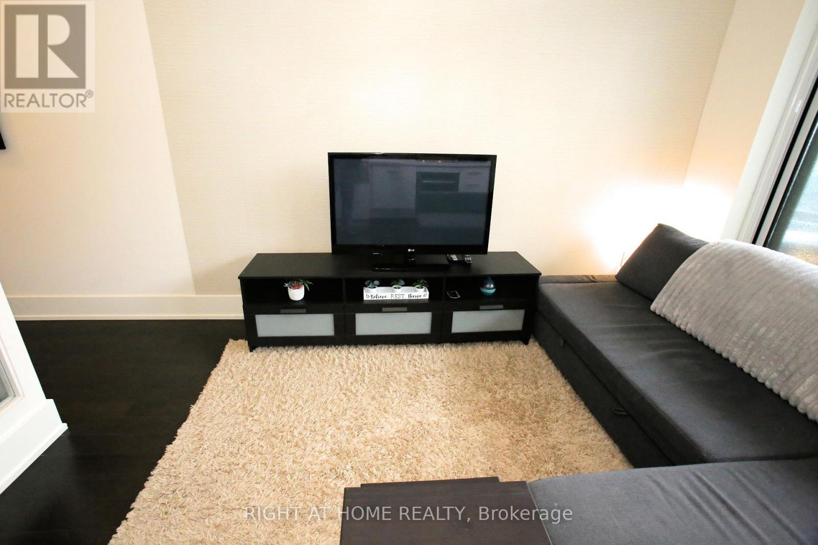 210 - 330 Richmond Street W, Toronto, Ontario  M5V 1X2 - Photo 15 - C12878246