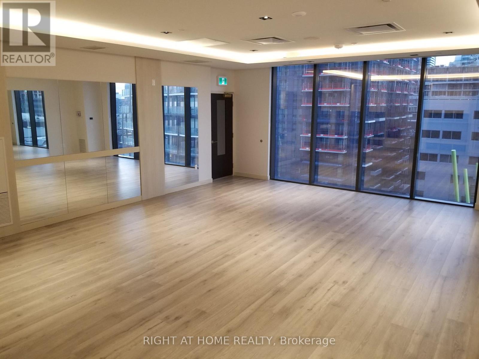 210 - 330 Richmond Street W, Toronto, Ontario  M5V 1X2 - Photo 34 - C12878246