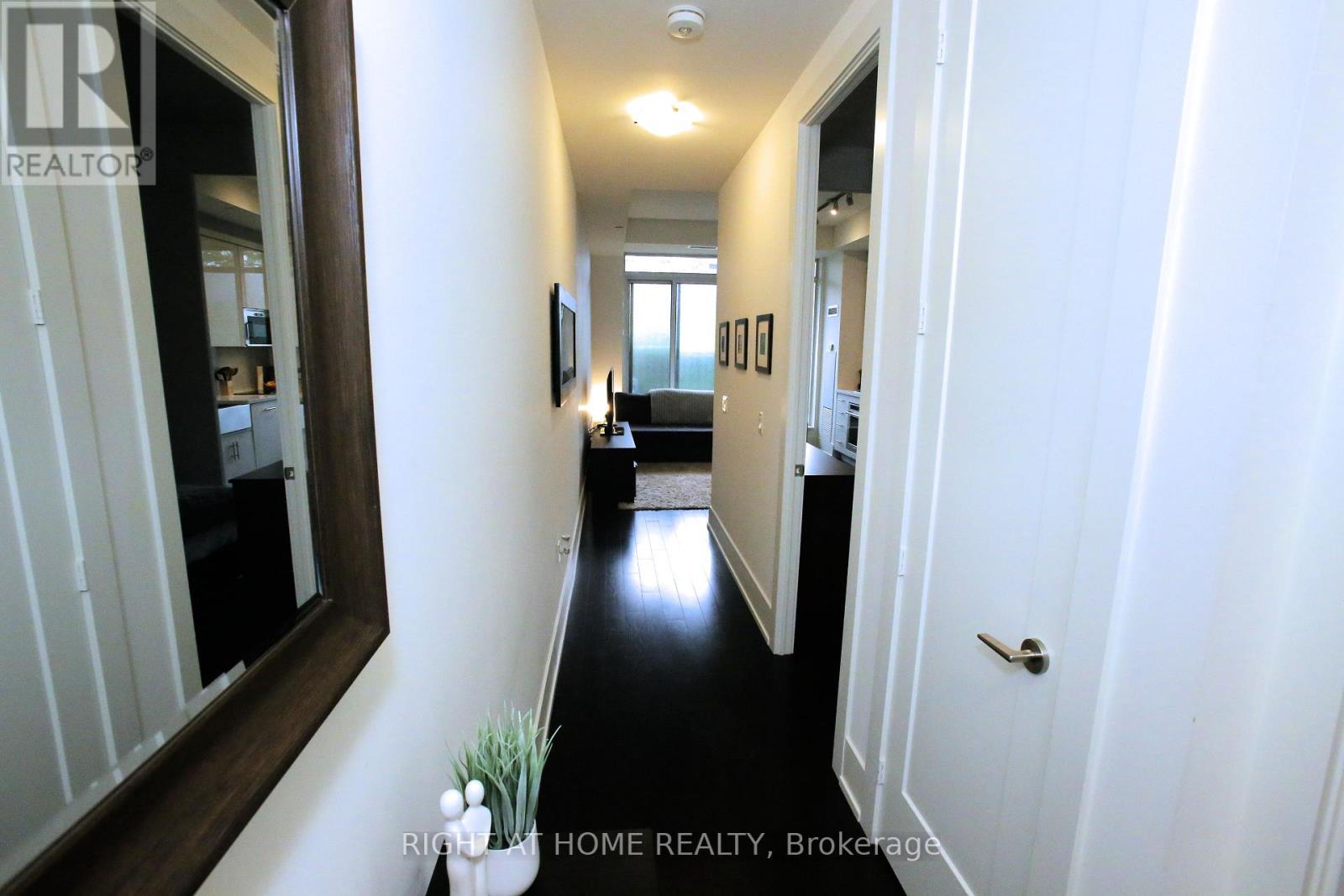 210 - 330 Richmond Street W, Toronto, Ontario  M5V 1X2 - Photo 7 - C12878246