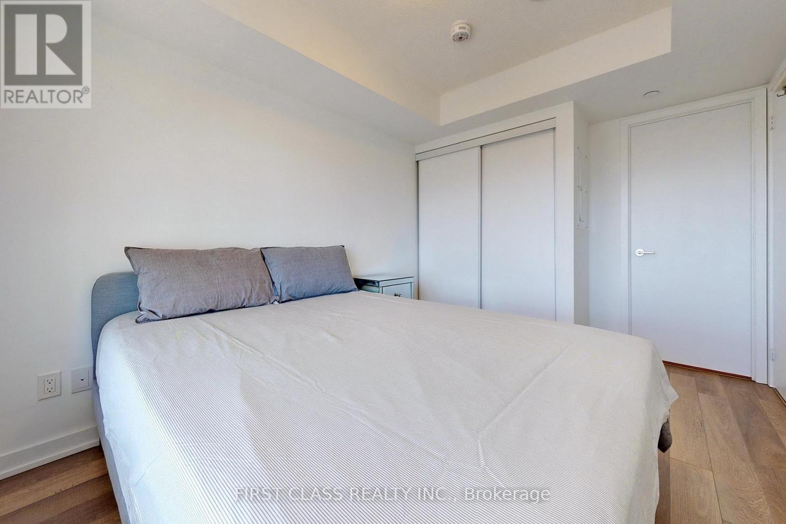 401 - 181 Huron Street, Toronto, Ontario  M5T 0C1 - Photo 7 - C12878264