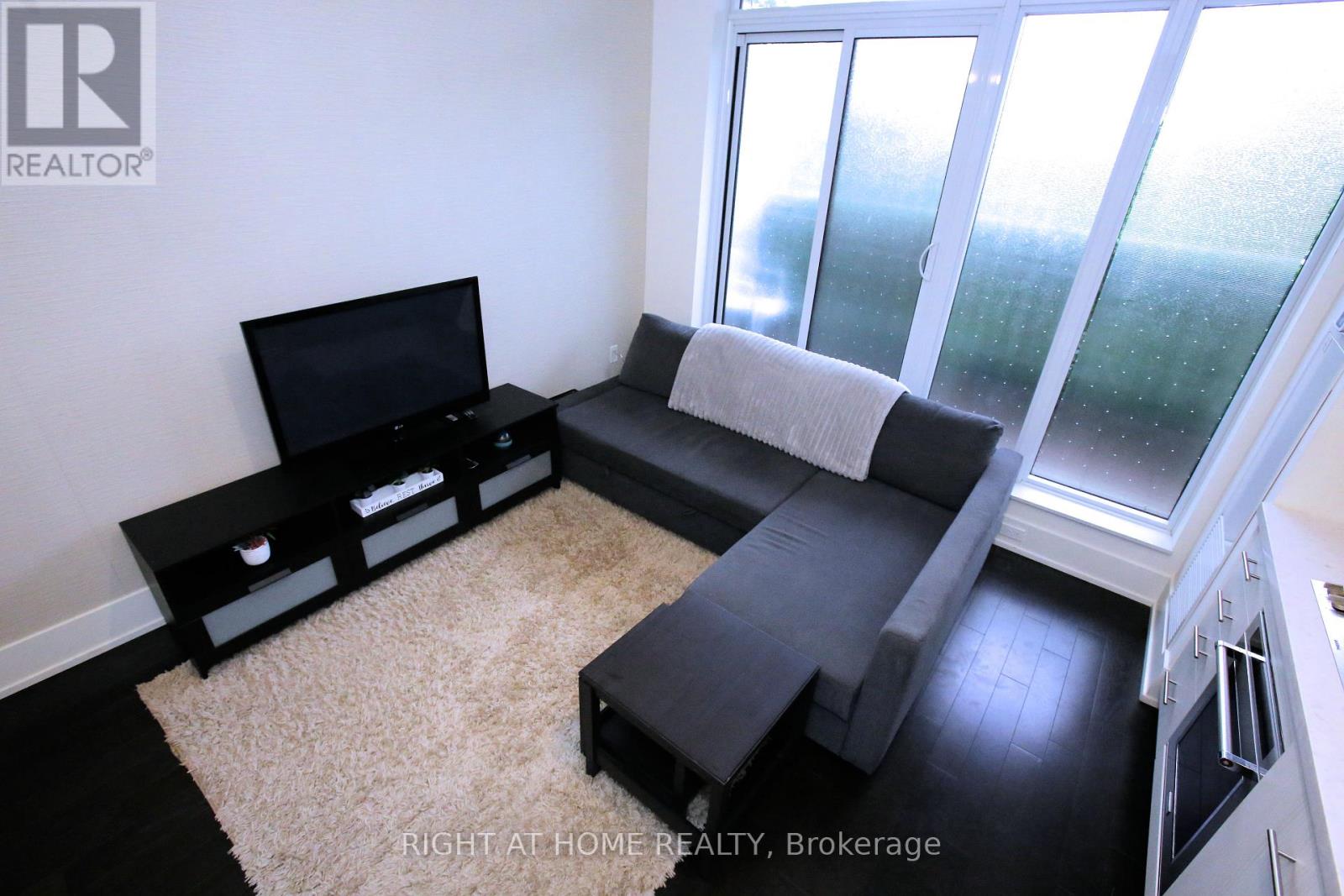 210 - 330 Richmond Street W, Toronto, Ontario  M5V 1X2 - Photo 12 - C12878332