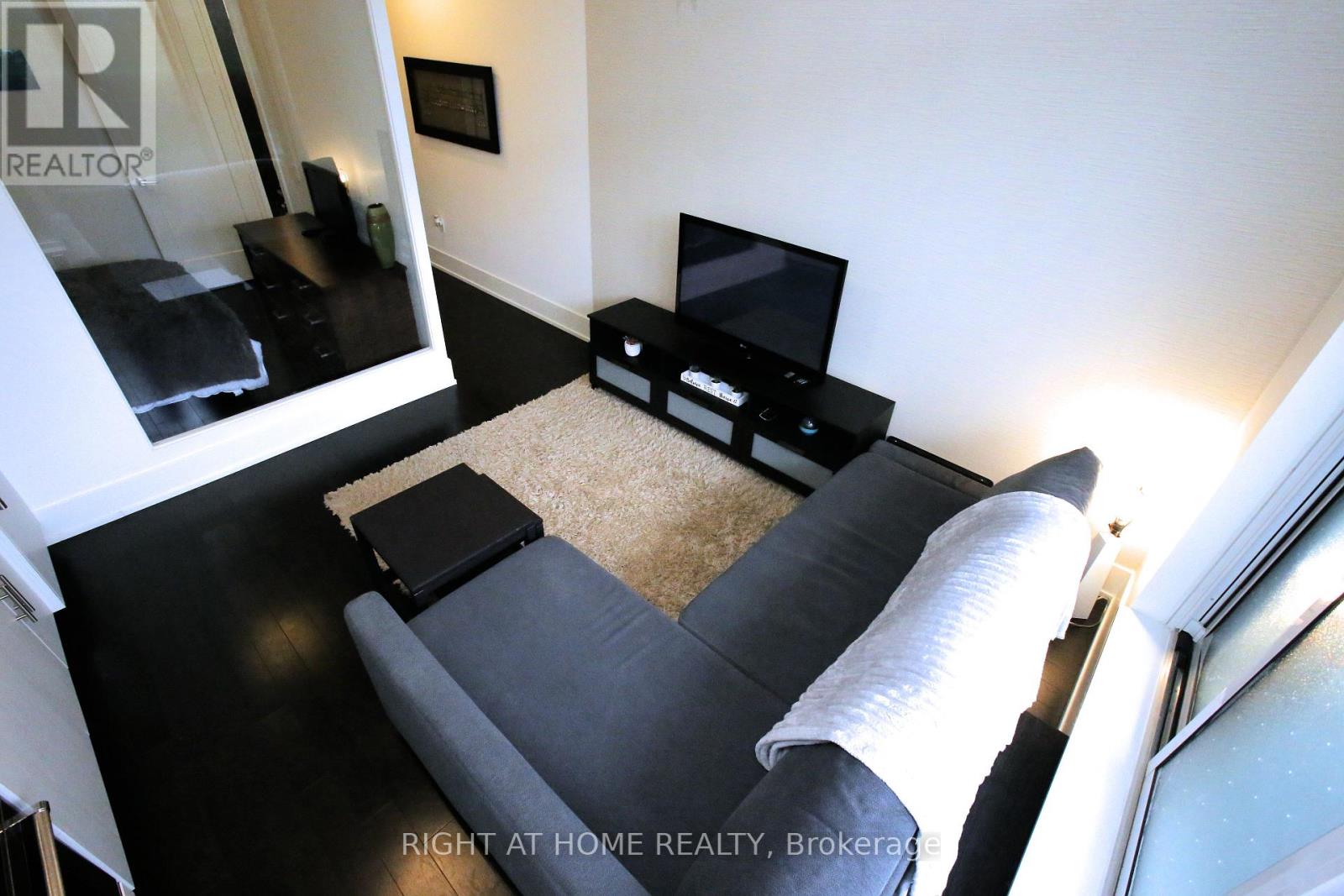 210 - 330 Richmond Street W, Toronto, Ontario  M5V 1X2 - Photo 13 - C12878332