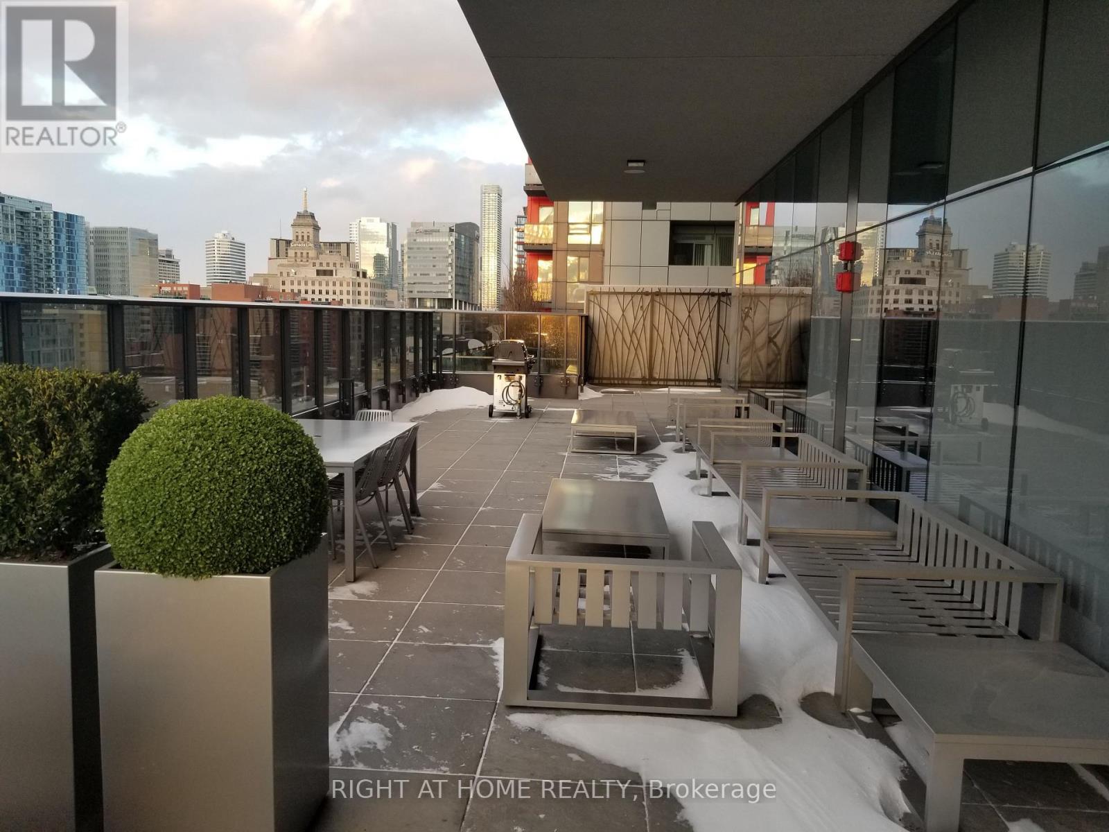 210 - 330 Richmond Street W, Toronto, Ontario  M5V 1X2 - Photo 29 - C12878332