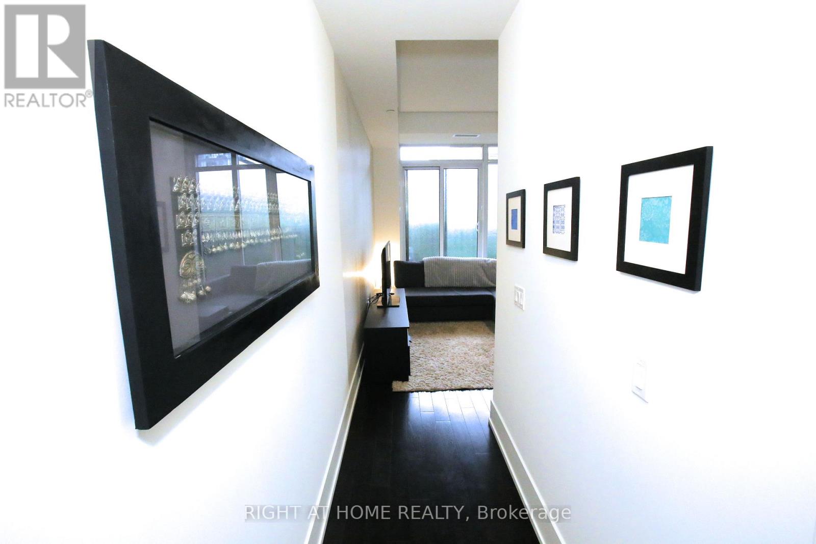 210 - 330 Richmond Street W, Toronto, Ontario  M5V 1X2 - Photo 9 - C12878332