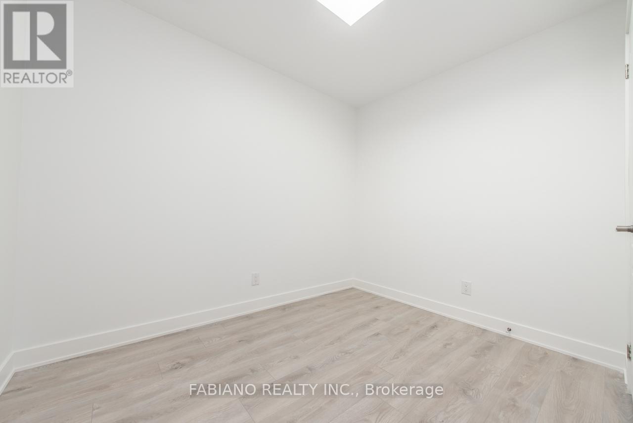 2 - 942 St Clair Avenue W, Toronto, Ontario  M6C 1C8 - Photo 16 - C12878336