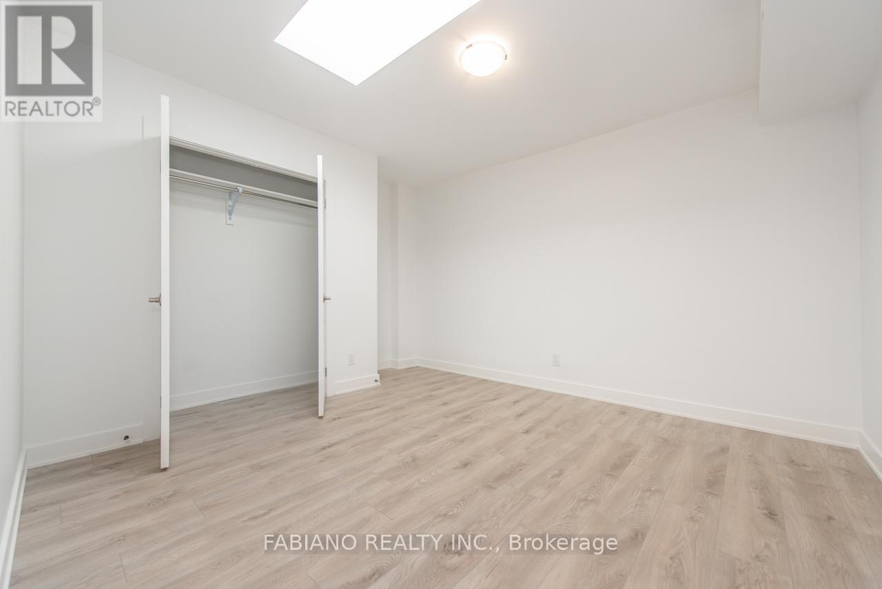 2 - 942 St Clair Avenue W, Toronto, Ontario  M6C 1C8 - Photo 20 - C12878336