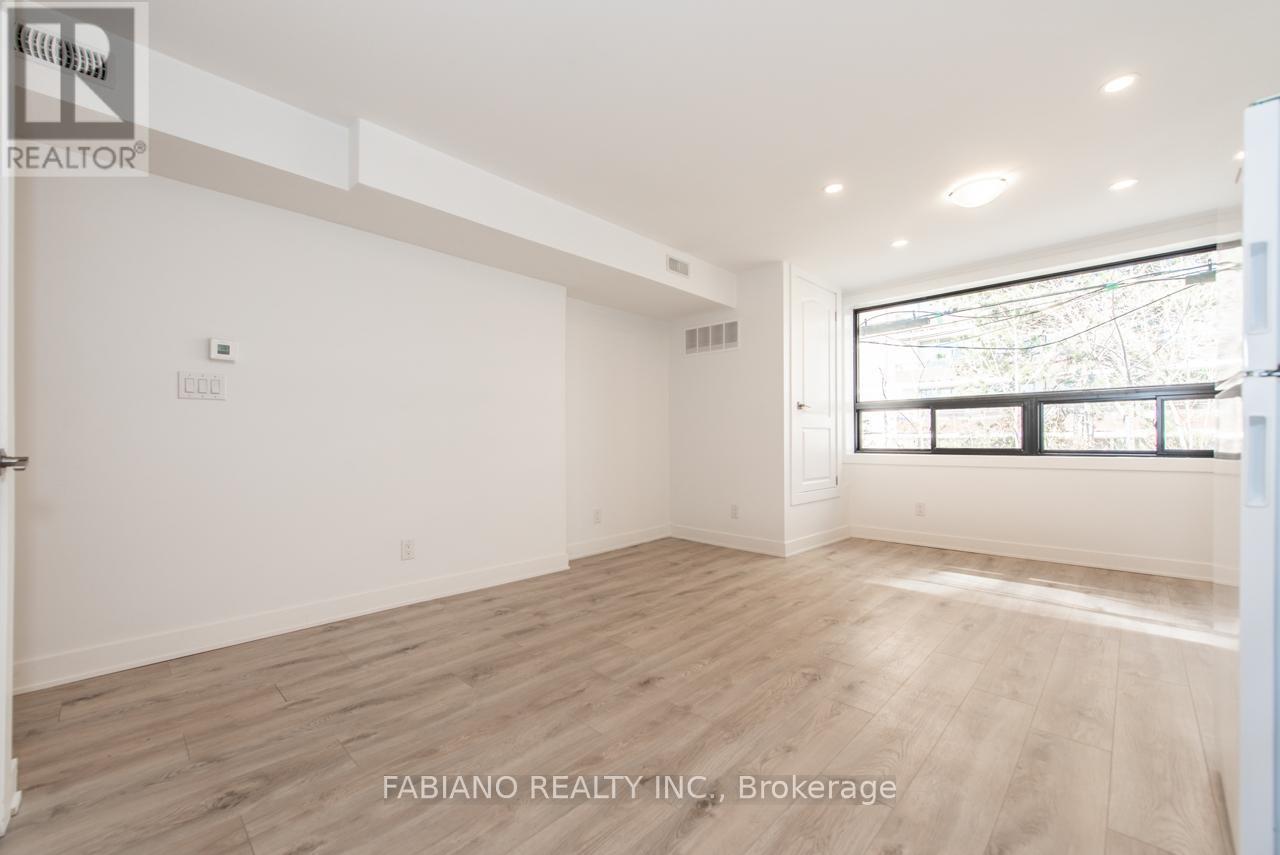 2 - 942 St Clair Avenue W, Toronto, Ontario  M6C 1C8 - Photo 5 - C12878336