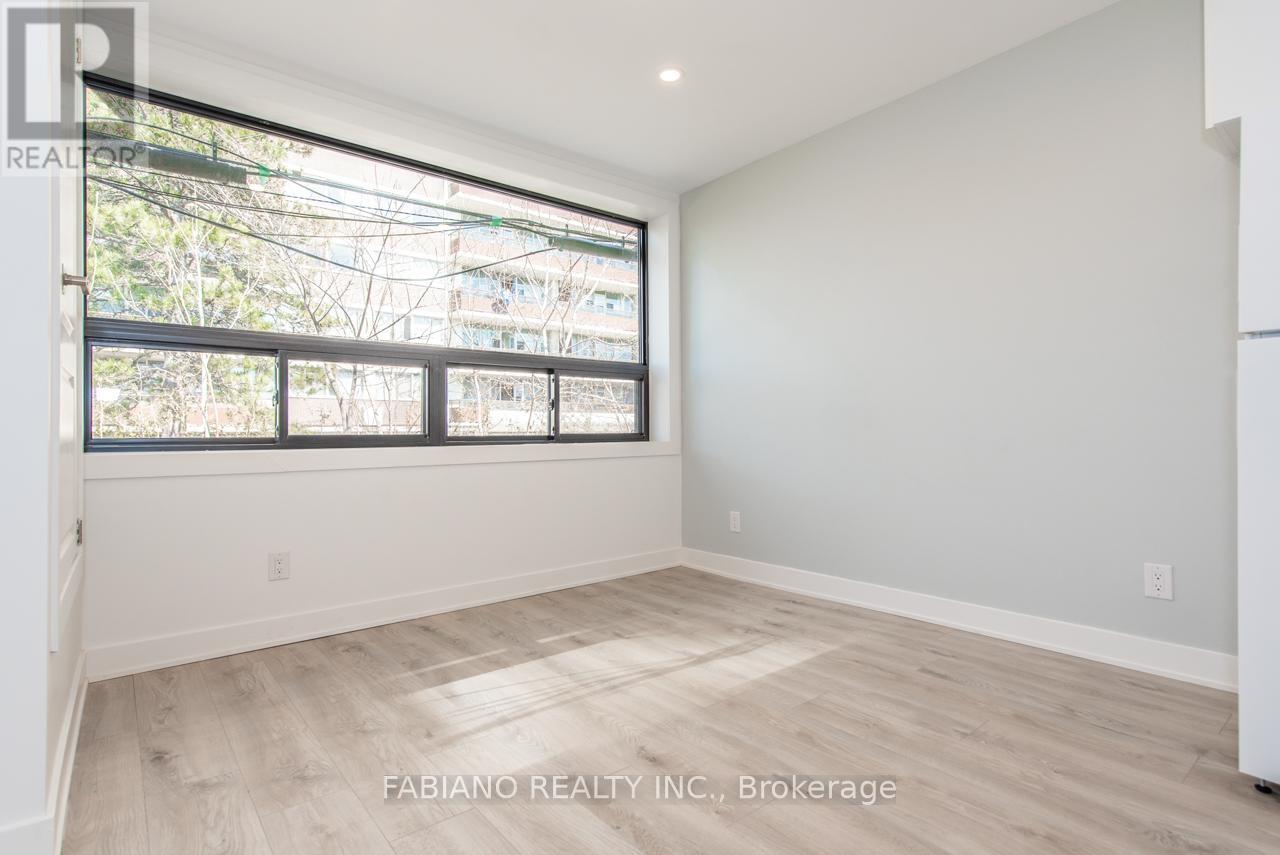 2 - 942 St Clair Avenue W, Toronto, Ontario  M6C 1C8 - Photo 6 - C12878336