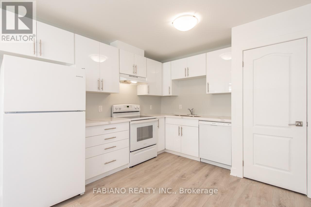 2 - 942 St Clair Avenue W, Toronto, Ontario  M6C 1C8 - Photo 7 - C12878336