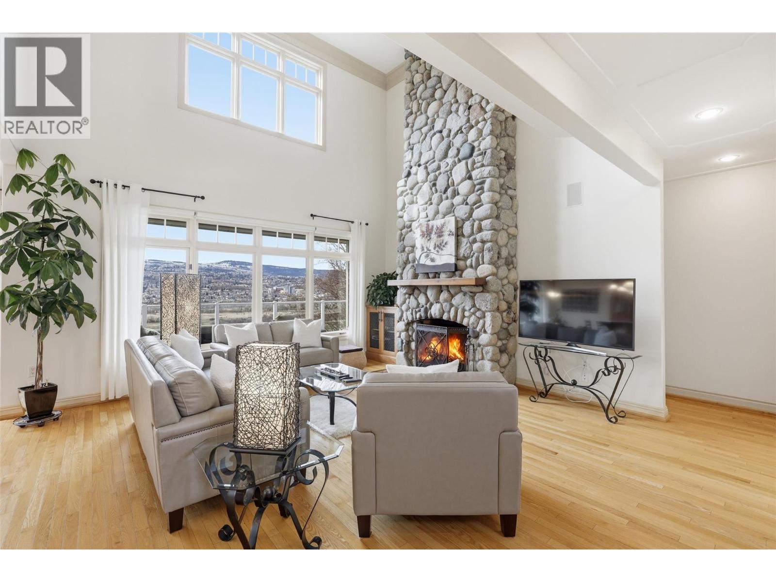 300 Mariposa Court, Kamloops, British Columbia  V2H 1R3 - Photo 7 - 10378707