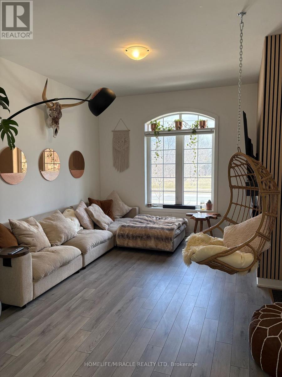 17 SELFRIDGE WAY, Whitby, Ontario