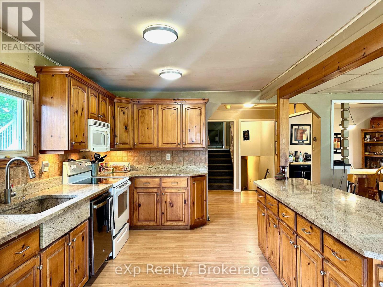 174364 Mulock Road, West Grey, Ontario  N0G 1S0 - Photo 9 - X12878312