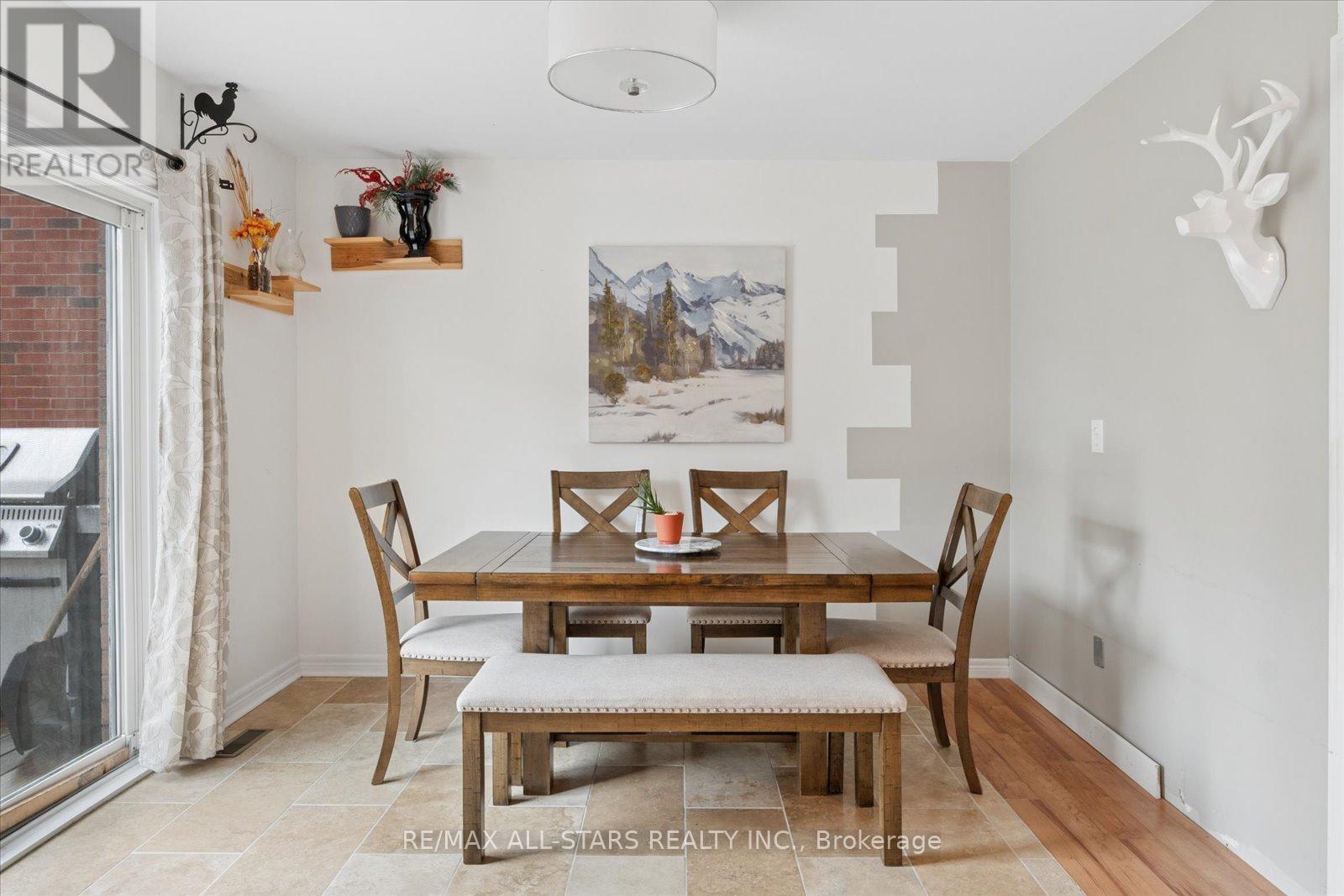 62 Reddenhurst Crescent, Georgina, Ontario  L4P 4G2 - Photo 12 - N12877386